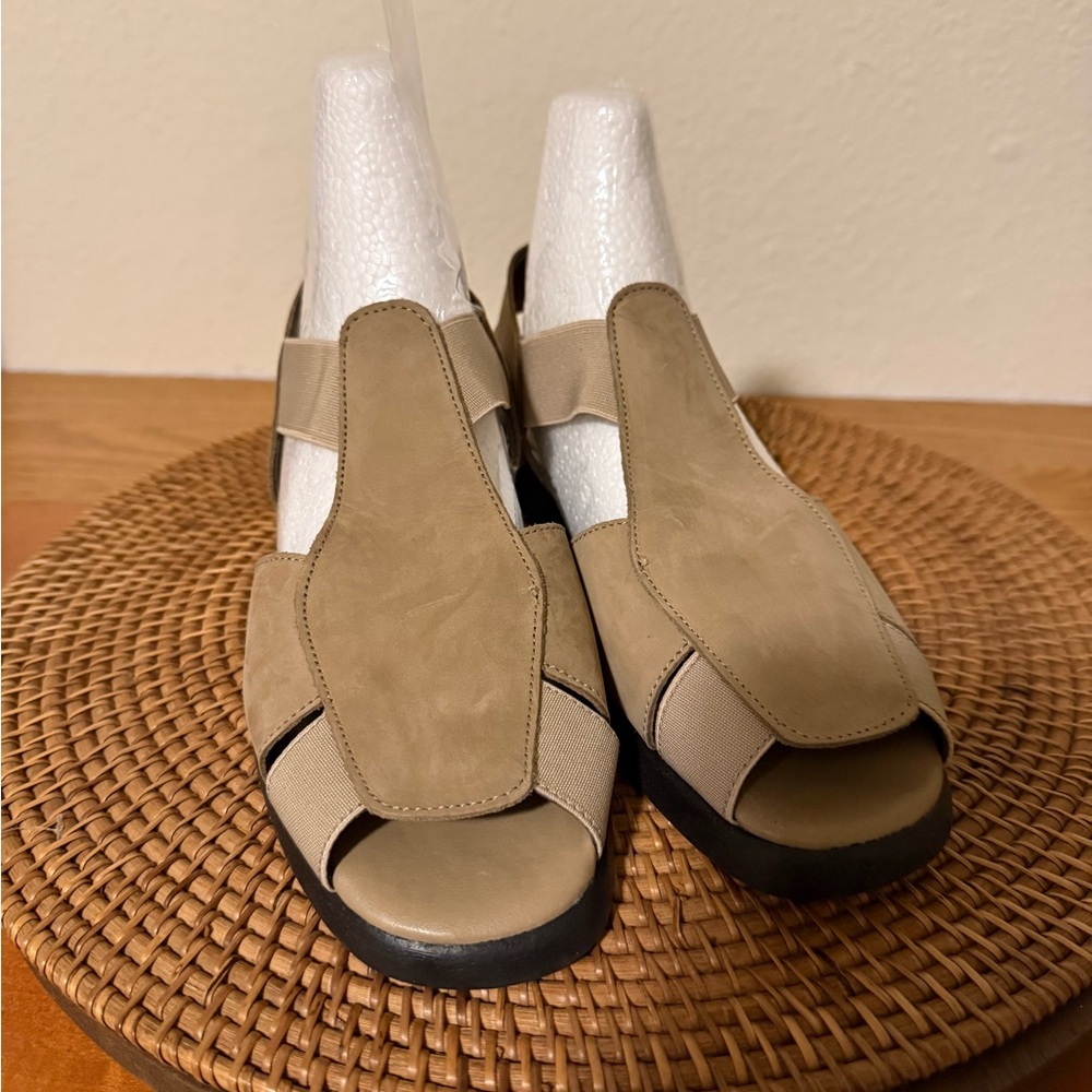 AEROSOLES Women’s Taupe Open-Toe Slingback Sandals